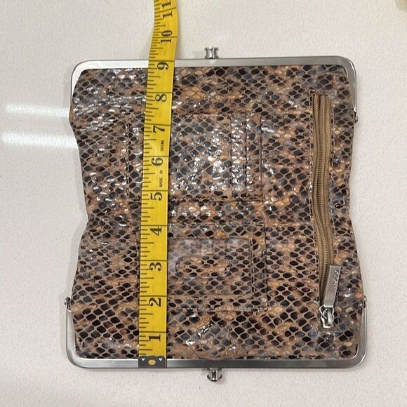 Hobo Lauren Clutch Wallet Snake Skin Print - Picture 16 of 16